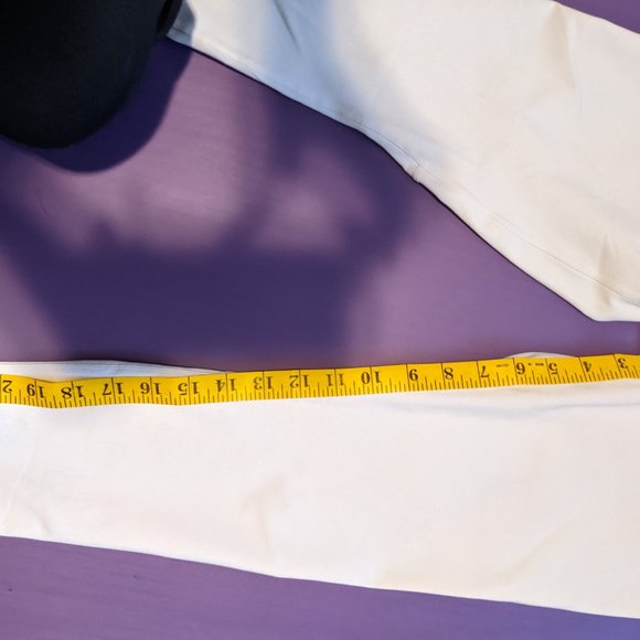 White fabletics leggings - Picture 5 of 5